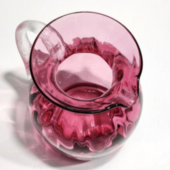 Hand-Blown Pilgrim Cranberry Glass Int Optic Ribbed Style Small Pitcher Vase Jug - Picture 4 of 10